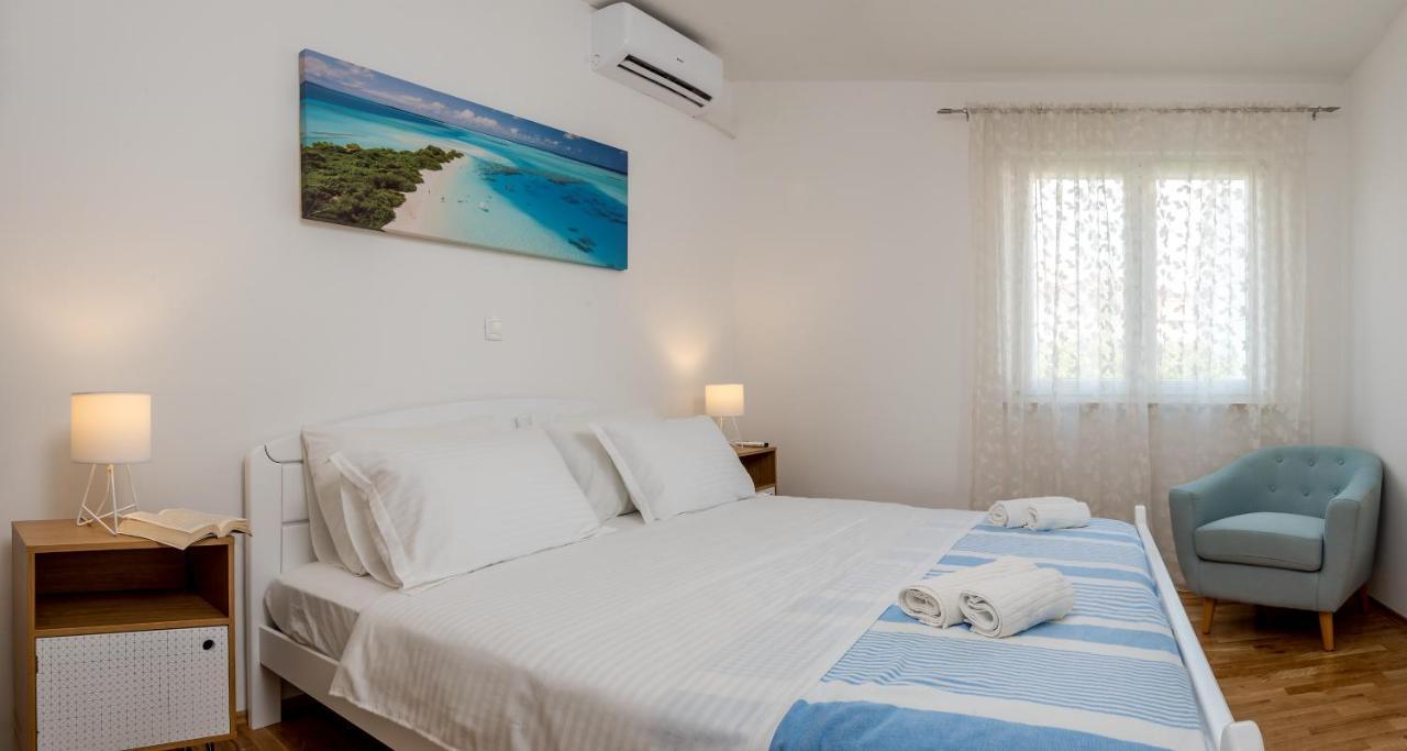 Apartment Spacious With Pool And Jacuzzi Trogir