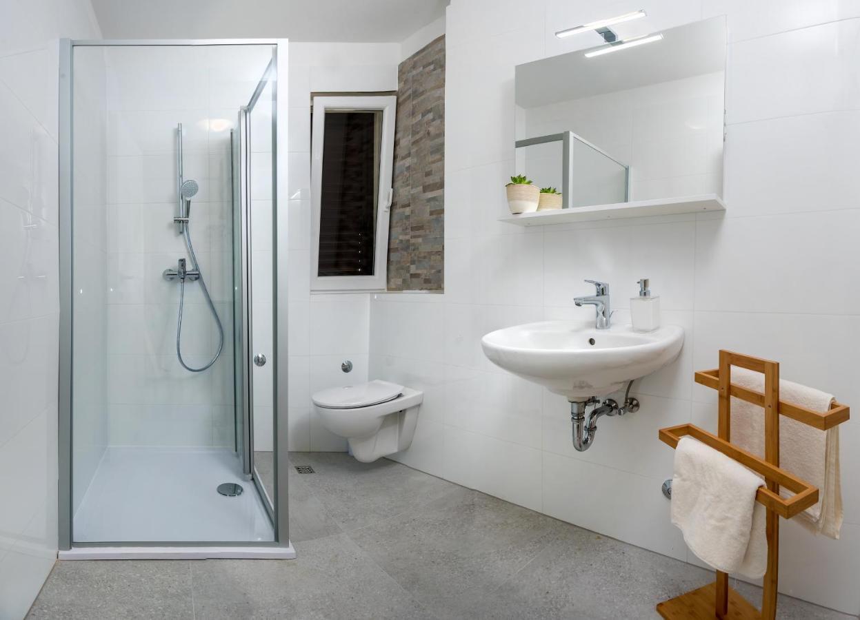Spacious With Pool And Jacuzzi Trogir