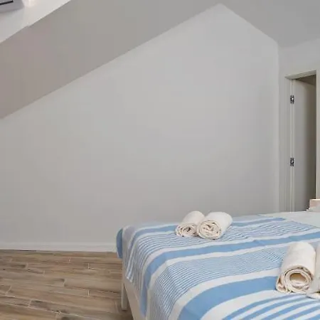 Spacious Apartment With Pool And Jacuzzi Trogir Exterior photo