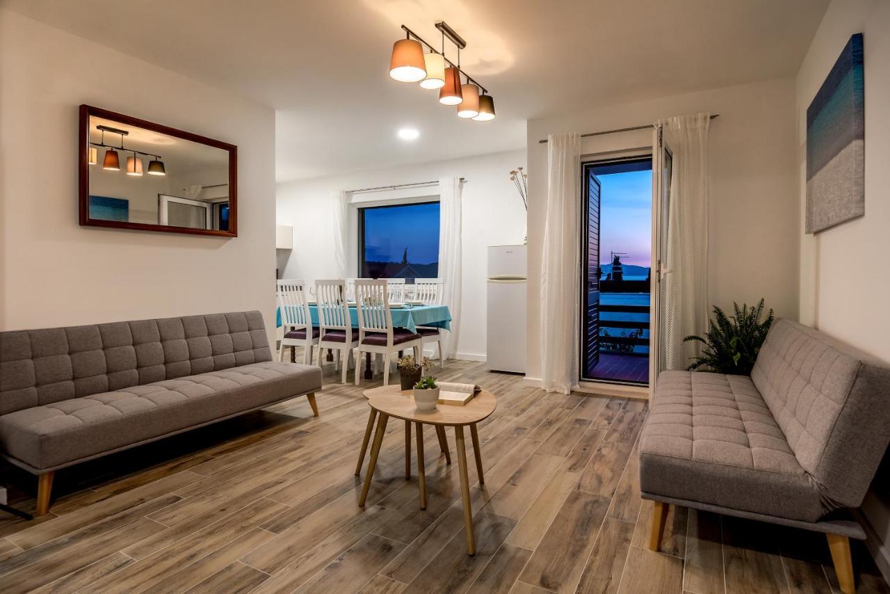 Apartma Spacious With Pool And Jacuzzi Trogir