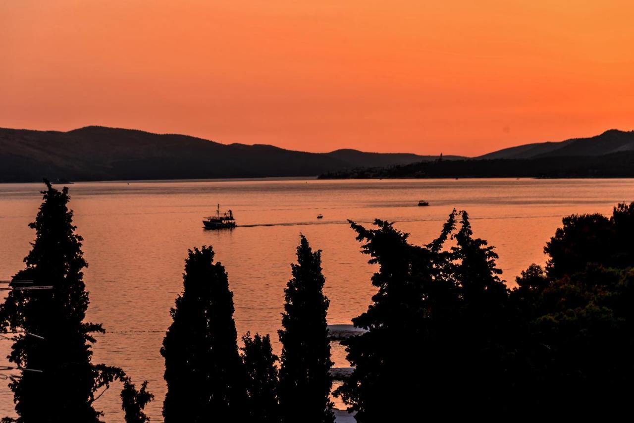 Spacious With Pool And Jacuzzi Apartma Trogir